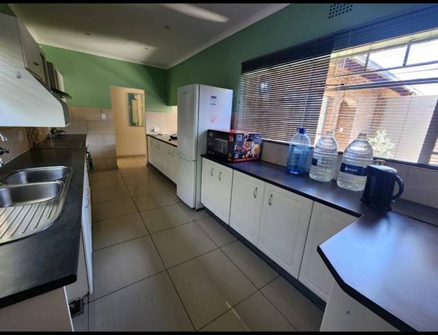3 BEDROOM PROPERTY TO RENT IN SUNNINGHILL